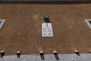 Photo #2: 2321840 Listing