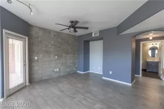 Photo #4: 2321840 Listing