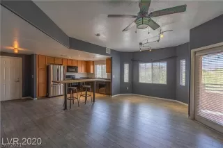 Photo #5: 2321840 Listing