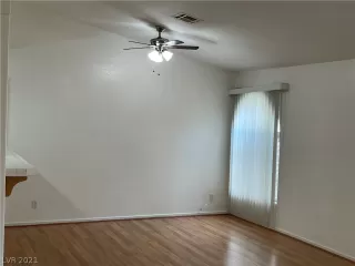 Photo #5: 2321842 Listing