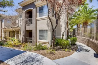 Photo #3: 2321862 Listing