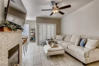 Photo #6: 2321862 Listing