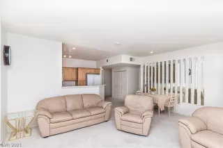 Photo #3: 2321865 Listing