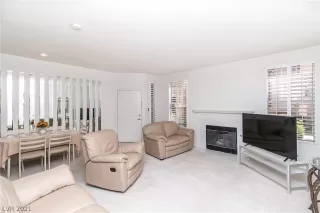 Photo #4: 2321865 Listing