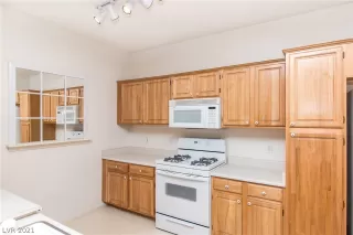 Photo #6: 2321865 Listing