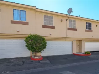 Photo #1: 2321867 Listing 