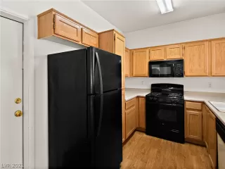 Photo #6: 2321867 Listing 