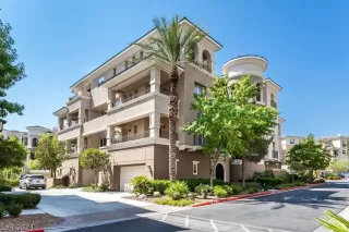 Photo #2: 2321869 Listing