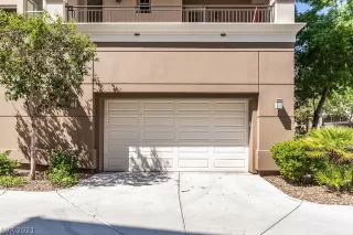 Photo #4: 2321869 Listing