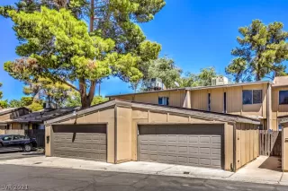 Photo #1: 2321876 Listing 