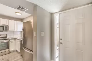 Photo #6: 2321876 Listing 