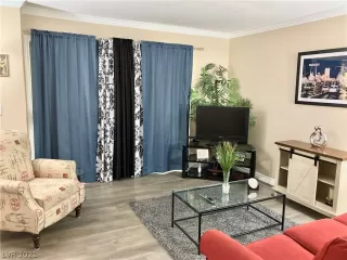 Photo #3: 2321892 Listing 