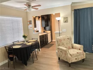 Photo #5: 2321892 Listing 