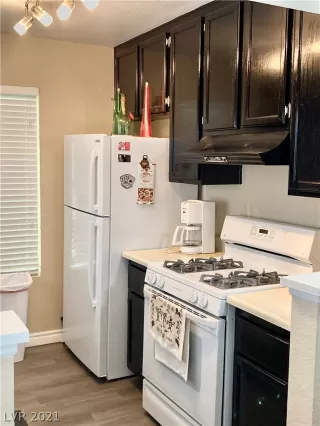 Photo #6: 2321892 Listing 