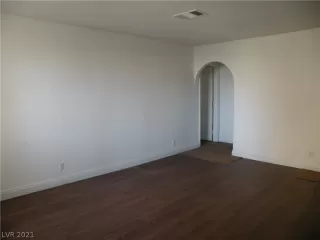 Photo #4: 2321919 Listing 