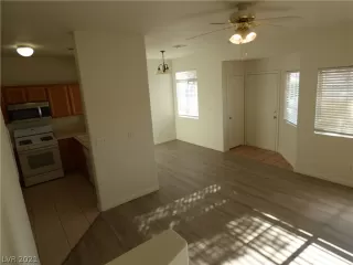 Photo #3: 2321930 Listing 