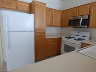 Photo #5: 2321930 Listing 