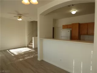 Photo #6: 2321930 Listing 