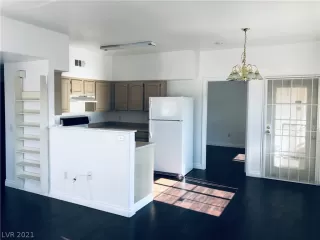 Photo #3: 2321936 Listing