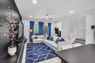 Photo #3: 2321942 Listing 