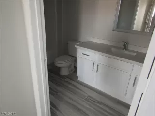 Photo #4: 2321948 Listing 