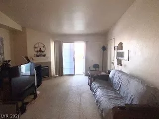 Photo #3: 2321957 Listing