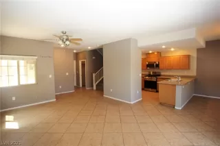 Photo #5: 2322021 Listing