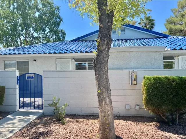 MLS: 2322040 Condo For Sale