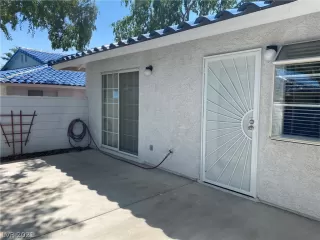 Photo #4: 2322040 Listing