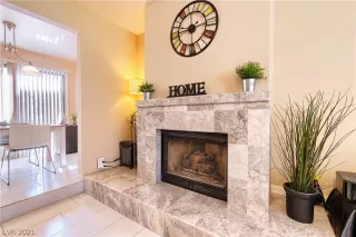 Photo #4: 2322058 Listing 