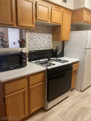 Photo #3: 2322075 Listing