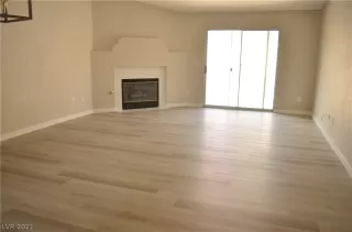 Photo #4: 2322076 Listing 