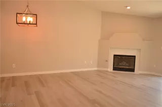 Photo #5: 2322076 Listing 