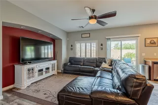 Photo #5: 2322077 Listing