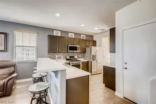 Photo #1: 2322090 Listing