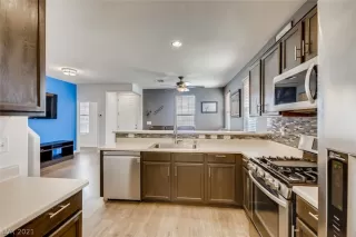 Photo #2: 2322090 Listing