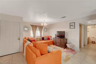 Photo #2: 2322104 Listing