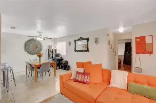 Photo #4: 2322104 Listing