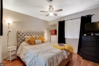 Photo #5: 2322104 Listing