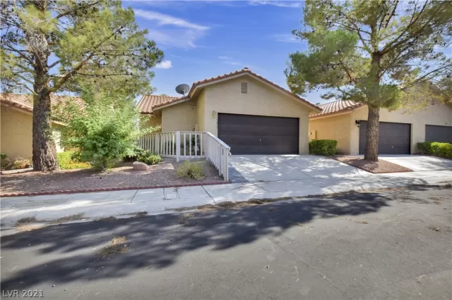 MLS: 2322114 Condo For Sale