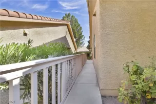 Photo #2: 2322114 Listing