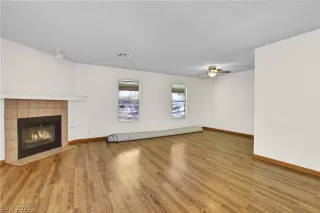 Photo #3: 2322114 Listing