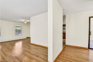 Photo #4: 2322114 Listing