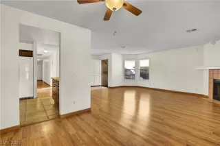 Photo #5: 2322114 Listing