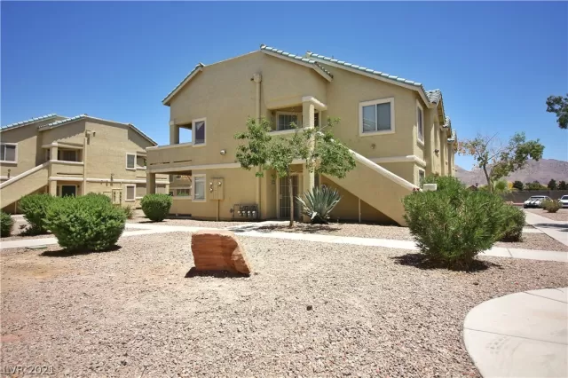 MLS: 2322148 Condo For Sale