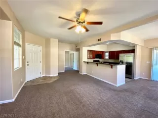 Photo #3: 2322149 Listing