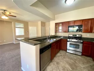 Photo #6: 2322149 Listing