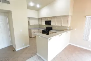 Photo #2: 2322151 Listing