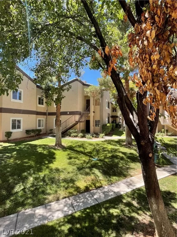 MLS: 2322166 Condo For Sale