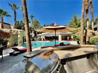 Photo #1: 2322166 Listing